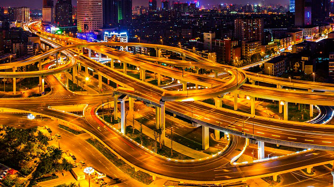 城市立交橋中桿道路燈照明效果