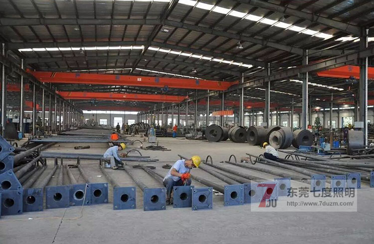 東莞七度照明路燈桿生產(chǎn)車間