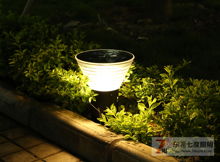 東莞七度照明戶外花園太陽能草坪燈工作原理和作用