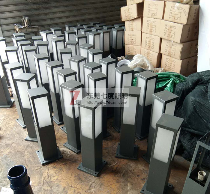 東莞七度照明草坪燈生產(chǎn)成品實(shí)拍圖片