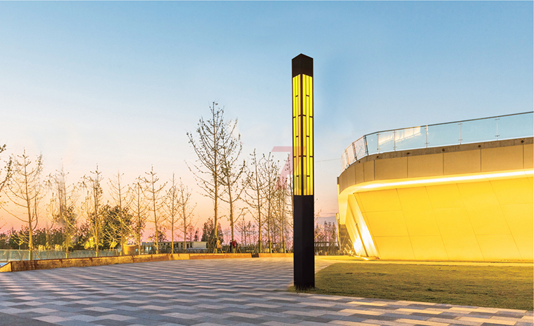 現(xiàn)代園林方形仿云石景觀燈柱安裝實拍效果