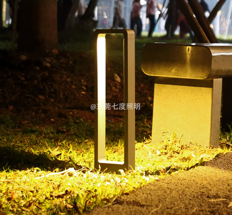 門框形現(xiàn)代簡約LED草坪燈暖光3000k亮燈效果