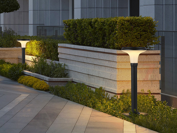 太陽(yáng)能款戶外防水庭院草坪燈(暖光)安裝效果